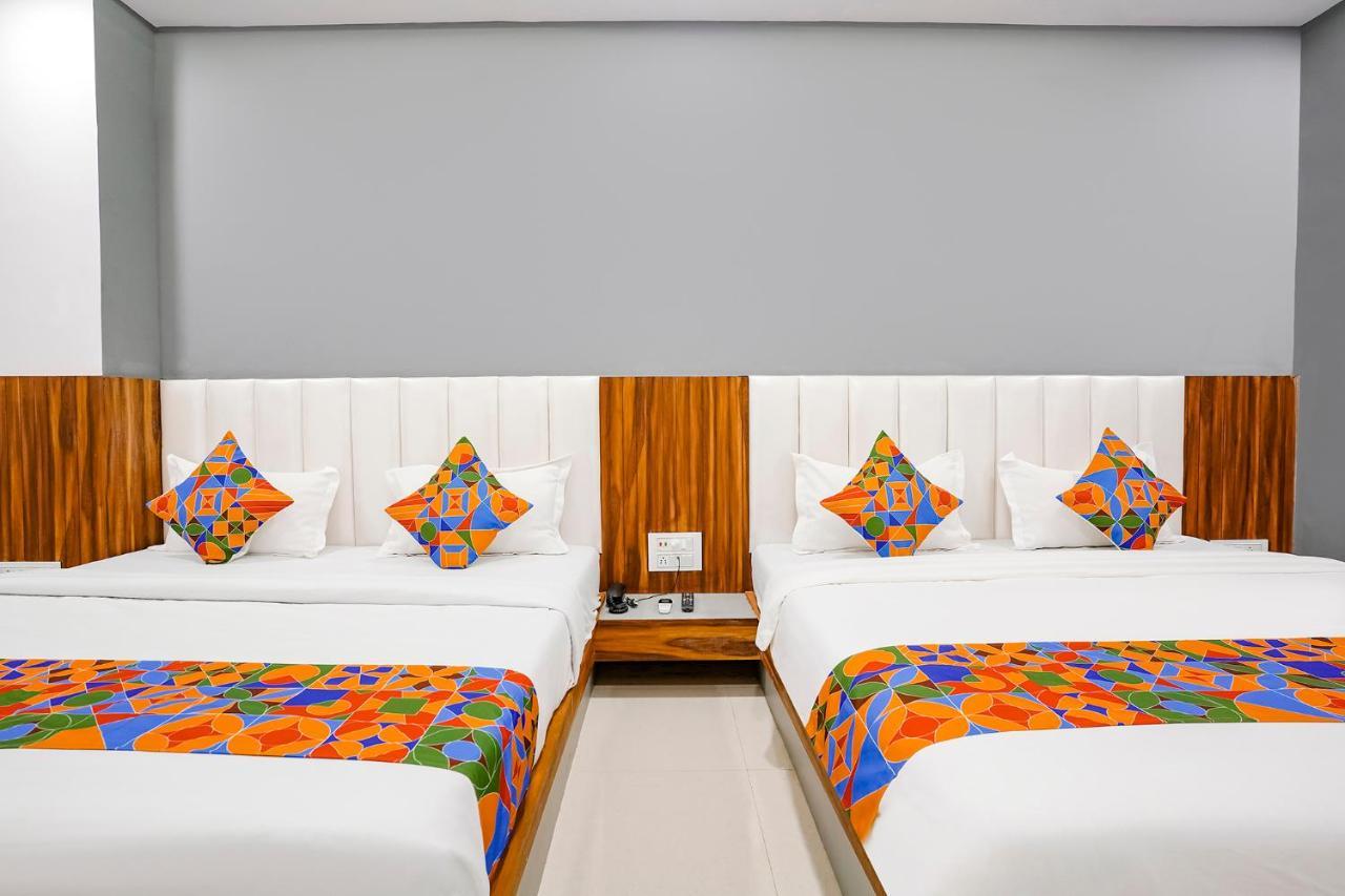 Fabhotel Magnus Surat Exterior photo
